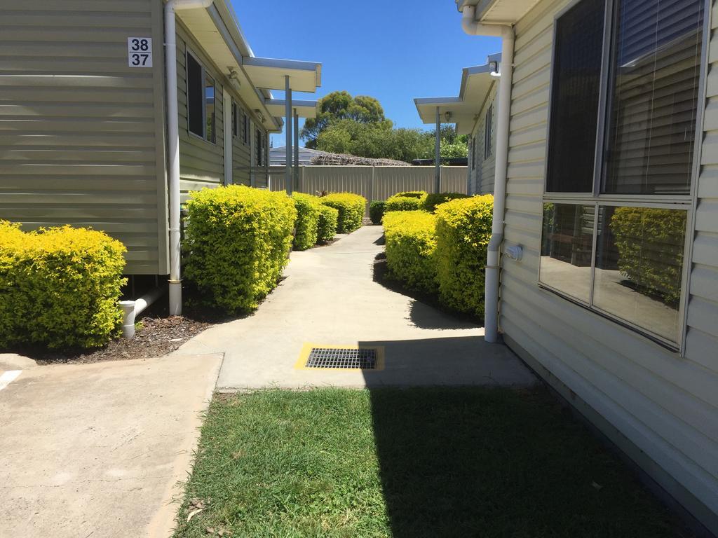 Springsure Overlander Motel المظهر الخارجي الصورة