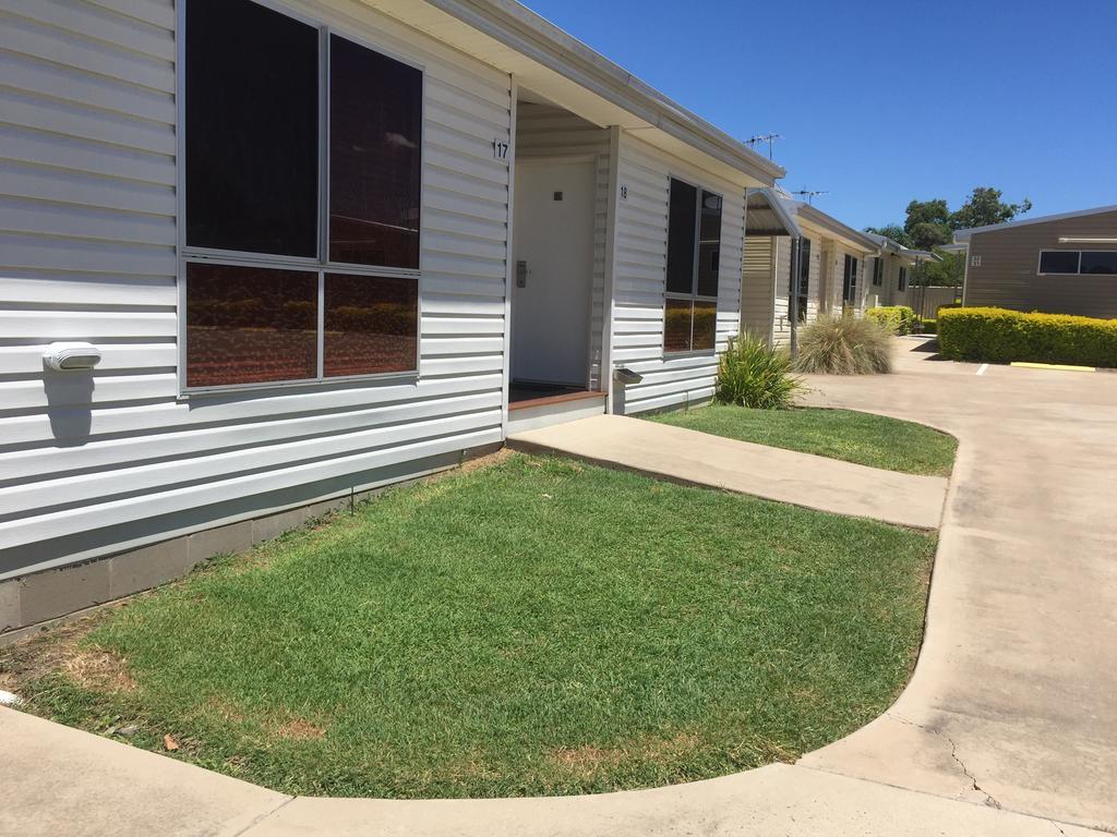 Springsure Overlander Motel المظهر الخارجي الصورة
