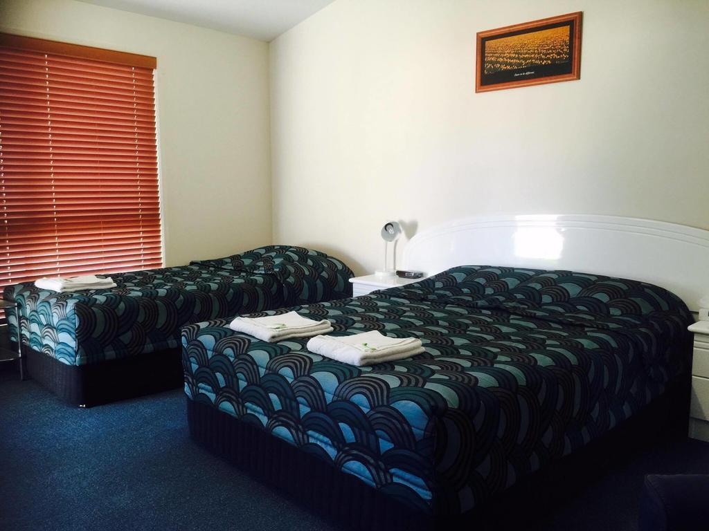 Springsure Overlander Motel المظهر الخارجي الصورة