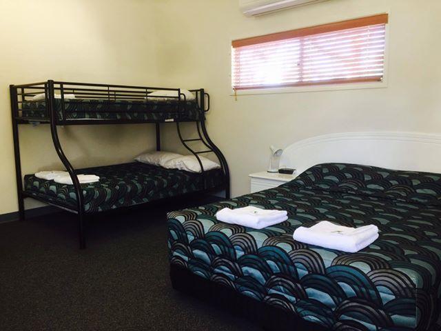 Springsure Overlander Motel المظهر الخارجي الصورة