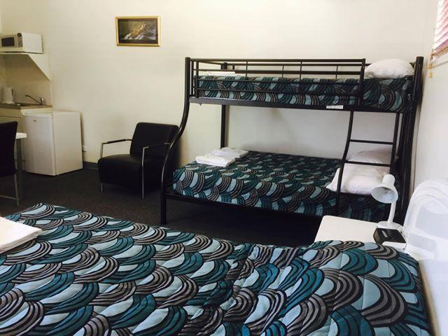 Springsure Overlander Motel المظهر الخارجي الصورة