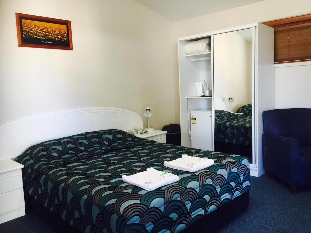 Springsure Overlander Motel المظهر الخارجي الصورة